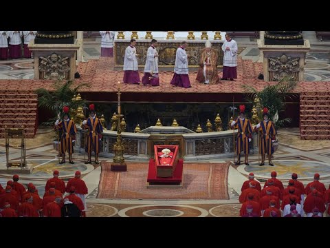 LIVE: Faithful and tourists in Rome mourn Pope Francis after his death at Vatican