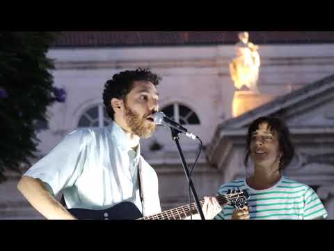 Luca Argel e  A garota não @ Manifestação "Casa para Viver" (Lisboa)