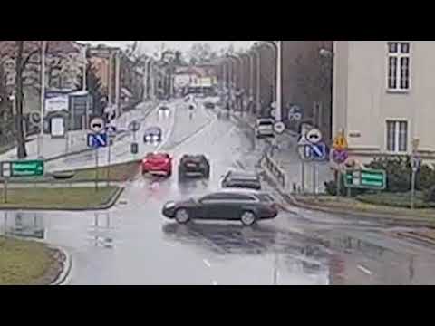 Kolizja na Rondzie Bankowym - 23 lutego 2020 BMW i Seat