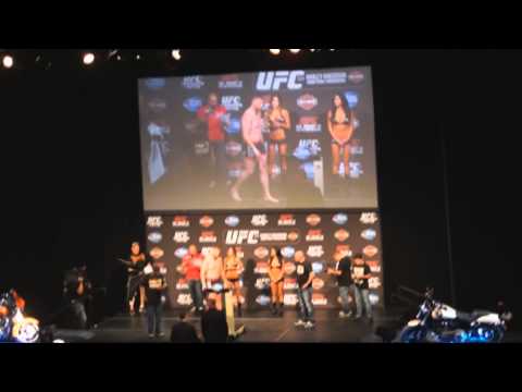 UFC 164: Josh Barnett vs Frank Mir - Weigh-In