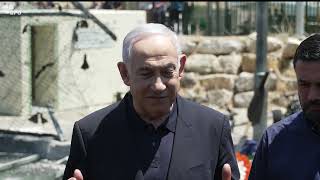 ראש הממשלה נתניהו במקום האסון במג'דל שמס (עדכוני משרד ראש הממשלה) - התמונה מוצגת ישירות מתוך אתר האינטרנט יוטיוב. זכויות היוצרים בתמונה שייכות ליוצרה. קישור קרדיט למקור התוכן נמצא בתוך דף הסרטון