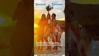 Download lagu Unggah foto pakai bikini, Nagita Slavina curi perhatian @TRIBUNLAMPUNGNEWSVIDEO mp3
