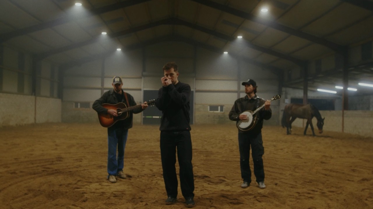 Kingfishr - The Blade (Official Lyric Video)