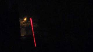 preview picture of video 'Red vs Green laser pointer - Beam comparison.wmv'