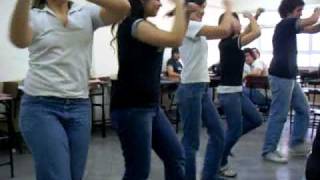 bailando macho man!!!!!!!!!!