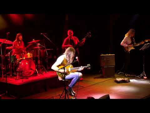 She Loves You • Harri Stojka