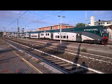 E464 548+6 Vivalto Trenord - Milano Greco 28/05/2021