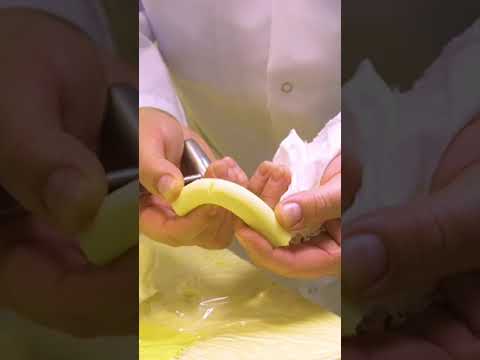 チェダーチーズができるまで (How Cheddar Cheese Is Made)