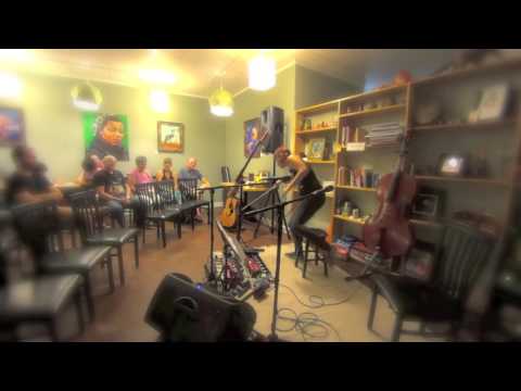 Jenuine Cello - Live improv at Cafe Creme