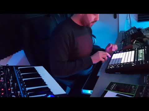 Studio jam improvisation Roland SE-02 + Bass Station II