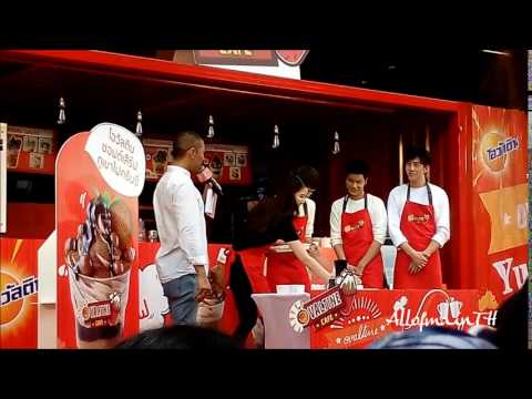 Fancam - ต่อ ธนภพ,ไวท์โว ช่วงบนเวที  Ovaltine cafe :040317