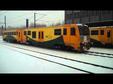 Příjezd vlaku Os 6710 (ČD 814.144) - Most, 23. 2. 2013