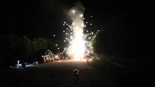 Видео Фонтан горячего огня Кракатау от фитиля(TKF821) с треском bUu_t4C51Ws