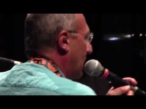 Daniele Sepe e Brigada Internazionale in concerto a Napoli - intro omaggio a Zappa