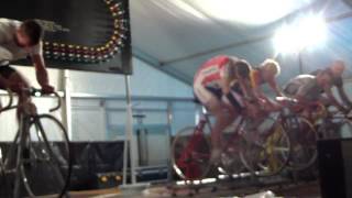 preview picture of video 'Koers op rollen te Sint-Niklaas (04/05/2012) (deel 2) (NGMT Cycling Team)'