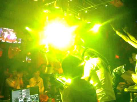 Babi Disco in Kunming China - Sexy European dancers