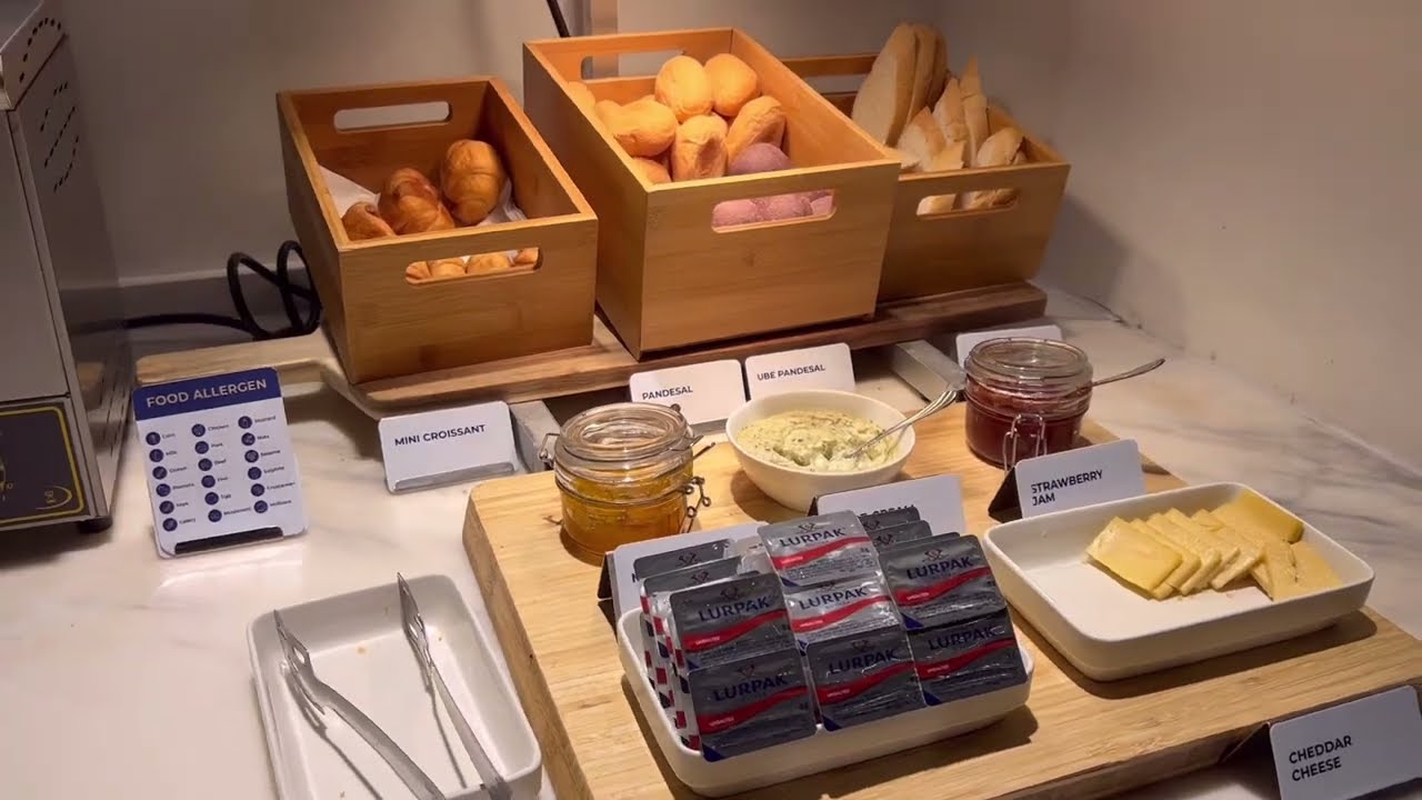 Philippine Airlines Mabuhay Lounge thumbnail