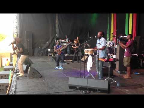 Iba Mahr on Reggae Geel festival 2013 backed by mighty Dubtonic Kru