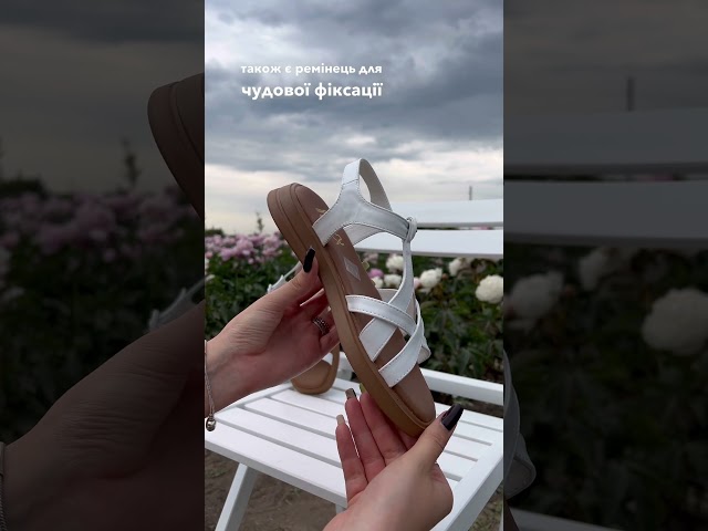 Чоботи жіночі шкіряні байка хутро 592641 Чорний Сандалі жіночі шкіряні 588849 Білі