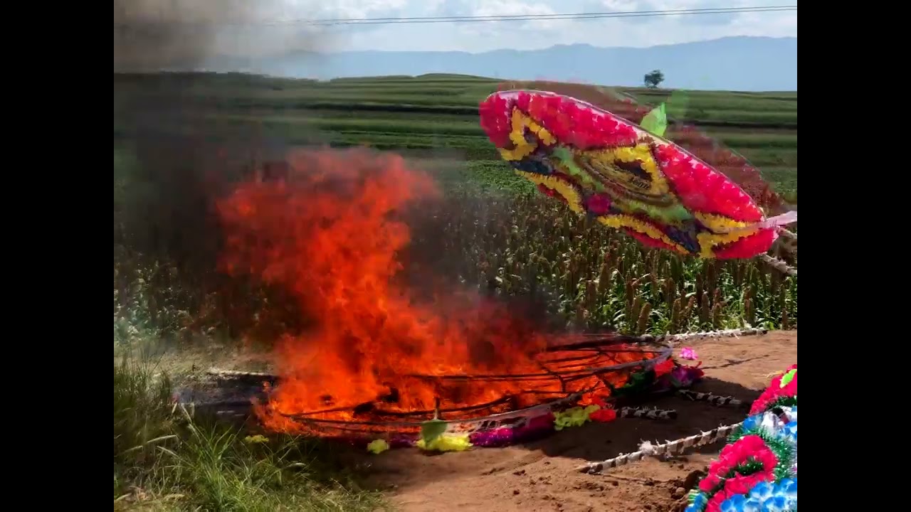 Beyond the hustle and bustle - TRAILER