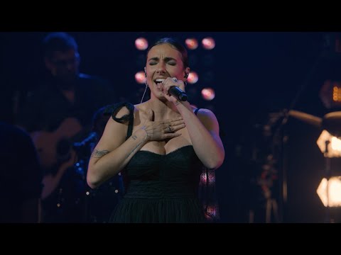 Rafaëlle Roy performs "On a beau" (Diane Tell) live at the 2024 Canadian Songwriters Hall of Fame