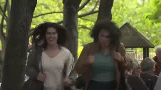 Download lagu Broad City Web Series Ep25: I Heart New York (featuring Amy Poehler and Kristen Schaal) mp3 Download lagu Broad City Web Series Ep25: I Heart New York (featuring Amy Poehler and Kristen Schaal) mp3