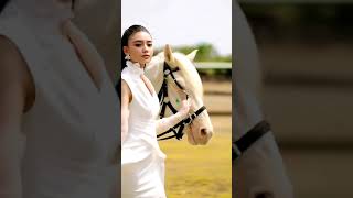 Download lagu tersesat - Rhoma irama mp3 Download lagu tersesat - Rhoma irama mp3