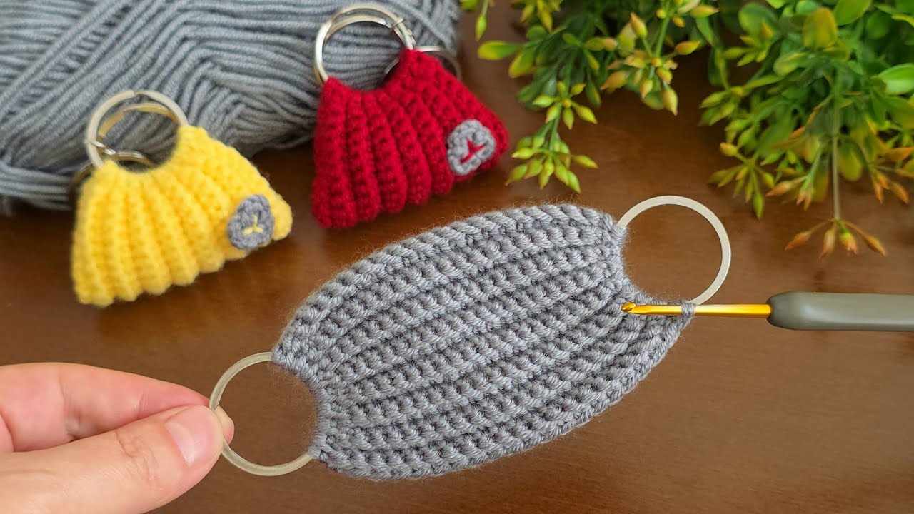 💰💰💰I Made Money with This Super Easy Crochet Ball Keychain! Sell and give as a gift