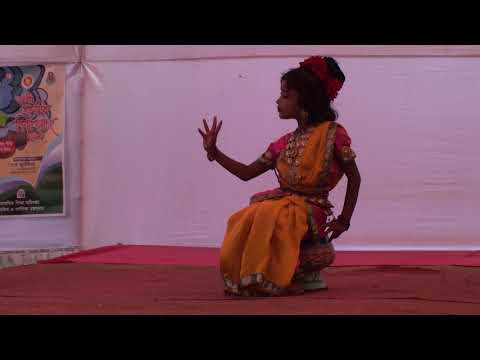 কি সুন্দর নাচ -  Baro Mase Tero Phool Phoole - Barah Mase Tero Foll