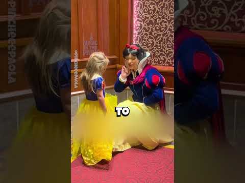 When Disney Cast Members Meet Their Twin Guests  #disney #disneyland