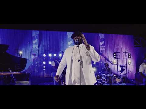 Gregory Porter performing ''On My Way To Harlem''