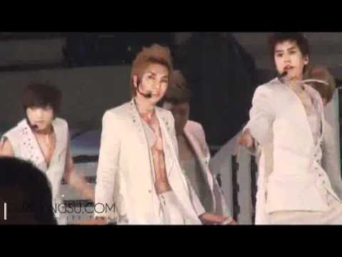 Super Junior - Sexy Leeteuk in Bonamana