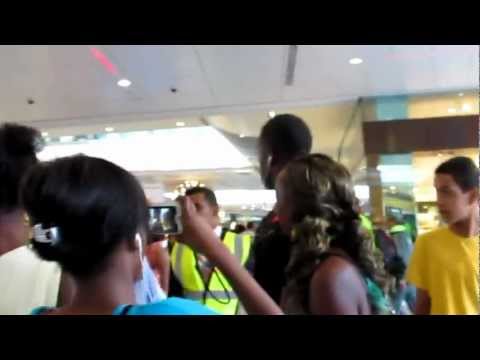 andrew riley from jamaica #5 hurdler in the world very popular