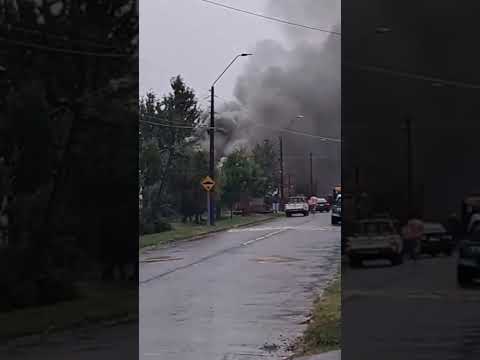 MELIPEUCO Fuego en vivienda por rayo  Calle Eugenio Matte, Región De La Araucania.