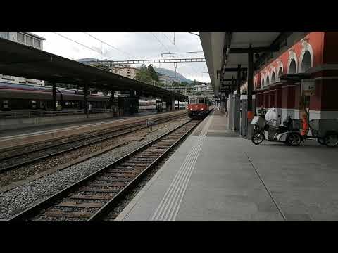 Re 4/4 II 11197 devant le "Gotthard Panorama Express" (01.08.21)