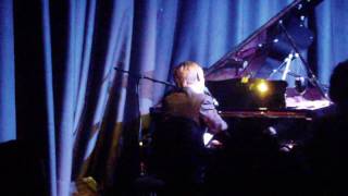 Pop Singers fear of the pollen count.mp4