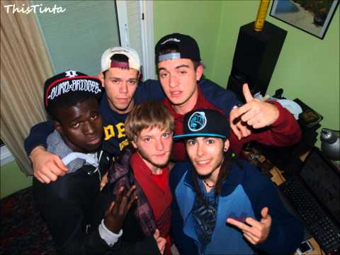 Chickens in a Trap - ThisTinta ft Lil Maxi