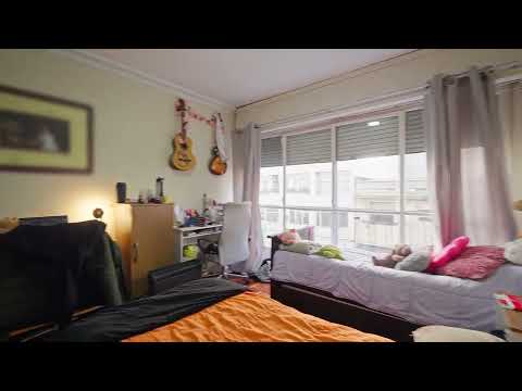 Video de YouTube - Venta apartamento tres dormitorios/ Patio en Centro
