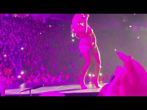 download lagu mp3 mp4 Lady Leshurr Tour, download lagu Lady Leshurr Tour gratis, unduh video klip Lady Leshurr Tour
