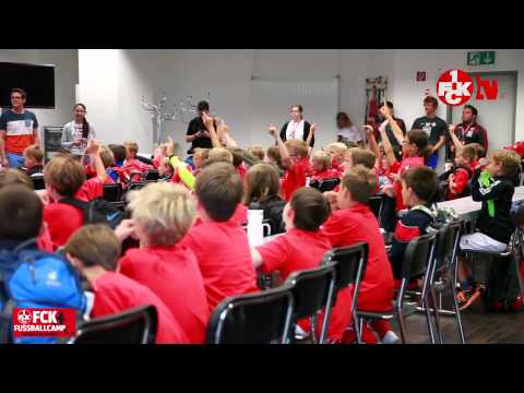 Fußballcamp Tag 2: Besuch auf dem Betze