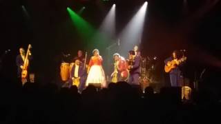 La Santa Cecilia - México  Americano ft Rebel Cats