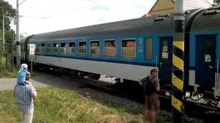 preview picture of video 'Lokomotiva E 422.001 (ČD 100 001), Tábor'