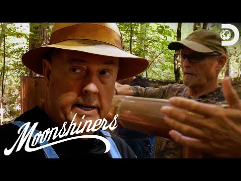 Mark and Digger almost get BUSTED! | Moonshiners