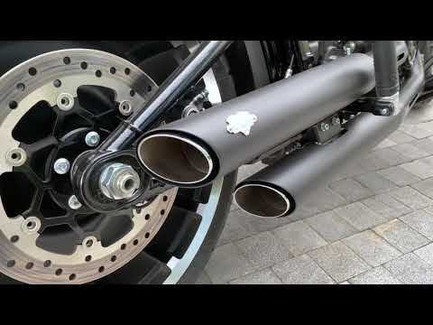 Escape de fábrica vs Vance & Hines Twin slash Slip Ons - Harley Davidson Fat Boy 30th Anniversary