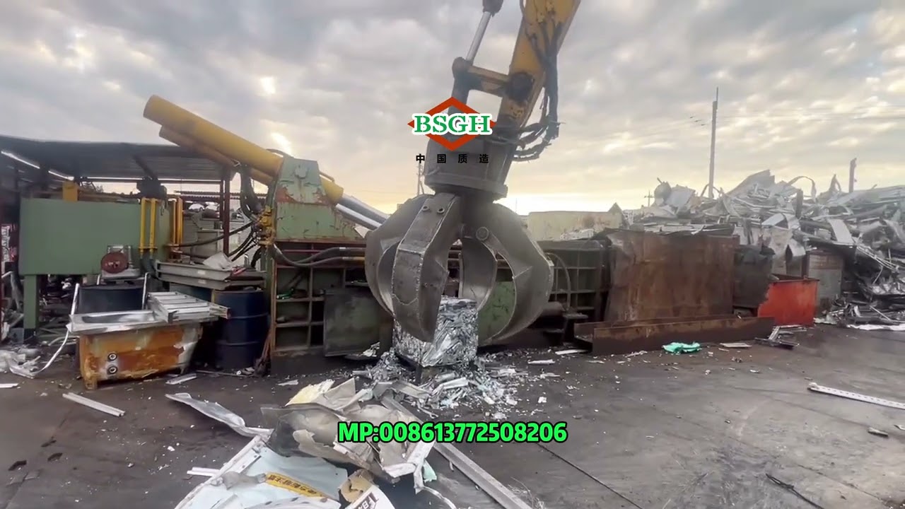 360° Rotating Excavator Grapple Grabs Baled Aluminum Profiles  Hydraulic Scrap Handling Demo