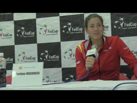 Garbine Muguruzaová po výhře s Barborou Strýcovou
