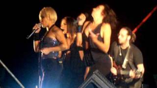 Alexia - Non Lasciarmi Mai Live@ Uta (Ale &amp; C. World Tour 2009)