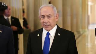 Prime Minister Benjamin Netanyahu at Capitol Hill (עדכוני משרד ראש הממשלה) - התמונה מוצגת ישירות מתוך אתר האינטרנט יוטיוב. זכויות היוצרים בתמונה שייכות ליוצרה. קישור קרדיט למקור התוכן נמצא בתוך דף הסרטון