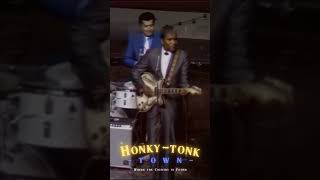 Charley Pride singing Folsom Prison Blues (Live)