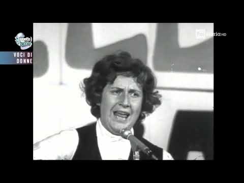 Giovanna Marini all'occupazione del pastificio Pantanella (1971)